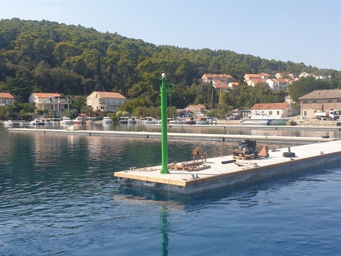 Postavljanje lučkog svjetla u uvali Luka - Porto Uš